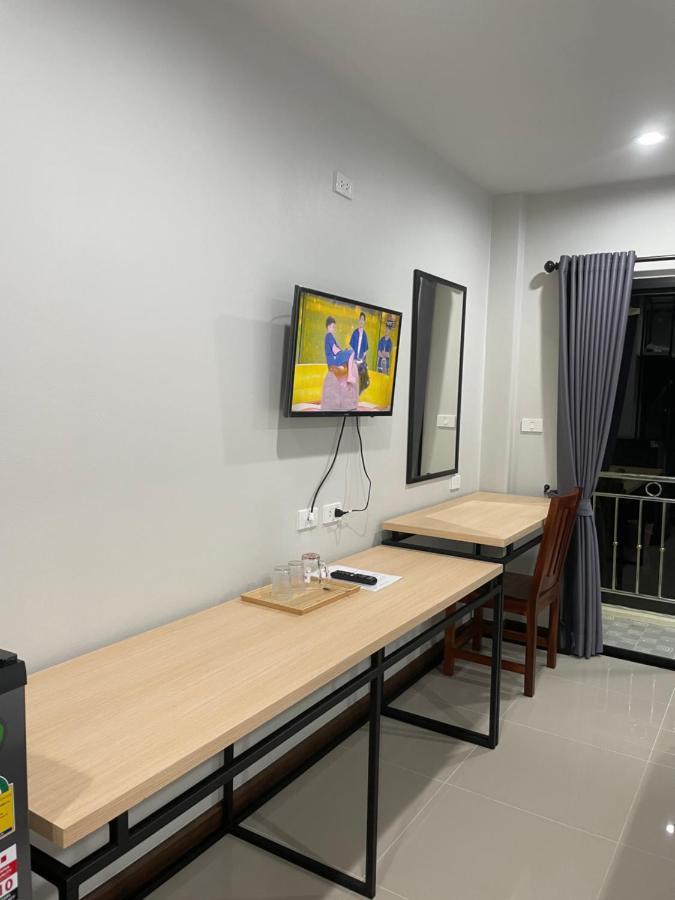 โรงแรมนิยม เอสทีเอ็น 2 - Niyom Stn 2 Hotel Ban Phue Екстериор снимка
